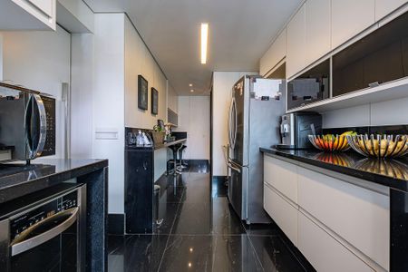 Apartamento à venda com 223m², 4 quartos e 4 vagasCozinha