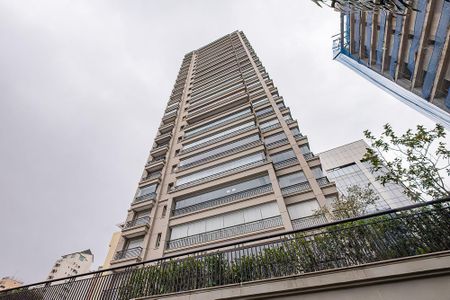 Apartamento à venda com 223m², 4 quartos e 4 vagasFachada