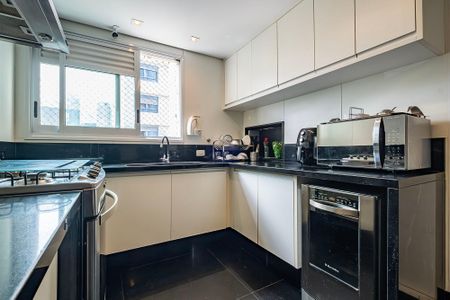 Apartamento à venda com 223m², 4 quartos e 4 vagasCozinha