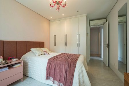 Apartamento à venda com 223m², 4 quartos e 4 vagasSuíte 3
