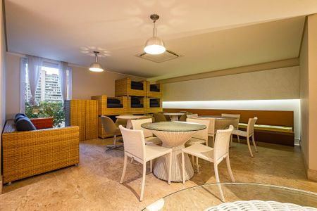 Apartamento à venda com 223m², 4 quartos e 4 vagasSalão de Festas