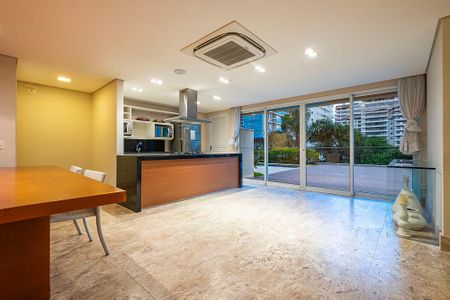 Apartamento à venda com 223m², 4 quartos e 4 vagasSalão de Festas