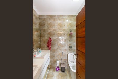 Casa à venda com 150m², 3 quartos e 4 vagasBanheiro da Suíte 2