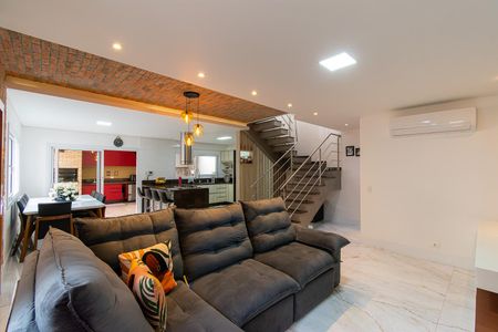 Casa à venda com 150m², 3 quartos e 4 vagasSala