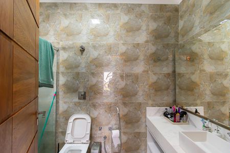 Casa à venda com 150m², 3 quartos e 4 vagasBanheiro da Suíte 1