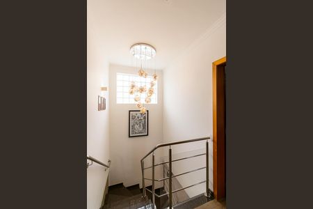 Casa à venda com 150m², 3 quartos e 4 vagasEscada