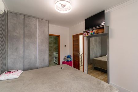 Casa à venda com 150m², 3 quartos e 4 vagasSuíte 1