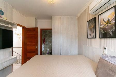 Casa à venda com 150m², 3 quartos e 4 vagasSuíte 2