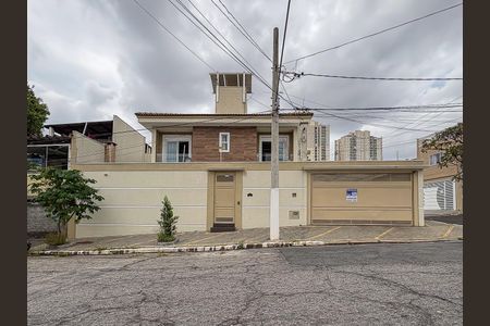 Casa à venda com 150m², 3 quartos e 4 vagasFachada