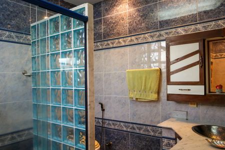 Casa à venda com 550m², 4 quartos e 4 vagas Casa à venda com 550m², 4 quartos e 4 vagasBanheiro Social - Casa 1