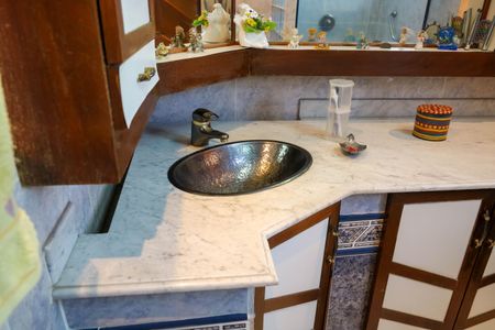 Casa à venda com 550m², 4 quartos e 4 vagas Casa à venda com 550m², 4 quartos e 4 vagasBanheiro Social - Casa 1