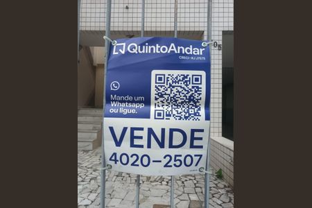 Casa à venda com 550m², 4 quartos e 4 vagas Casa à venda com 550m², 4 quartos e 4 vagasPlaca de venda