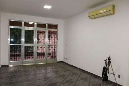 Casa à venda com 550m², 4 quartos e 4 vagas Casa à venda com 550m², 4 quartos e 4 vagasSala - Casa 2
