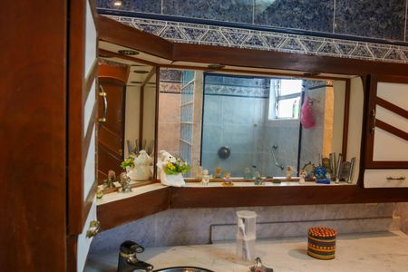 Casa à venda com 550m², 4 quartos e 4 vagas Casa à venda com 550m², 4 quartos e 4 vagasBanheiro Social - Casa 1