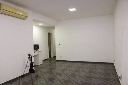 Casa à venda com 550m², 4 quartos e 4 vagas Casa à venda com 550m², 4 quartos e 4 vagasSala - Casa 2