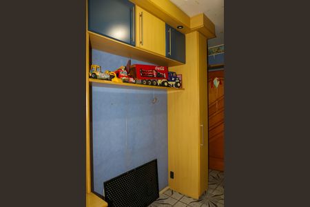 Casa à venda com 550m², 4 quartos e 4 vagas Casa à venda com 550m², 4 quartos e 4 vagasQuarto 2 - Casa 1