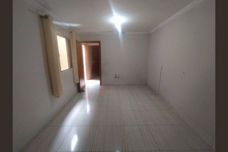 Quarto de casa para alugar com 3 quartos, 180m² em Fazenda da Juta, São Paulo