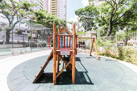Apartamento à venda com 120m², 3 quartos e 1 vaga Apartamento à venda com 120m², 3 quartos e 1 vagaÁrea comum - Playground