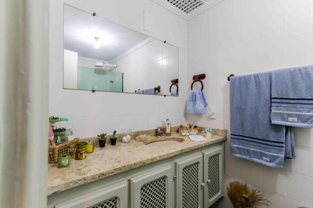 Apartamento à venda com 120m², 3 quartos e 1 vaga Apartamento à venda com 120m², 3 quartos e 1 vagaBanheiro