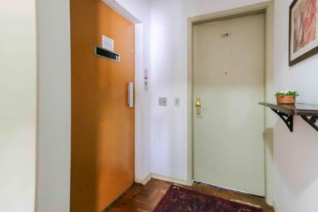 Apartamento à venda com 120m², 3 quartos e 1 vaga Apartamento à venda com 120m², 3 quartos e 1 vagaHall