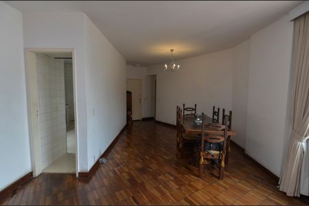 Apartamento para alugar com 110m², 3 quartos e 1 vagaSala