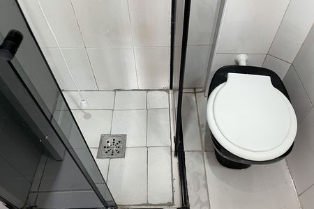 Banheiro de apartamento para alugar com 1 quarto, 65m² em José Menino, Santos