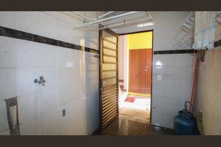 Casa de condomínio para alugar com 100m², 2 quartos e 1 vagaÁrea de Serviço