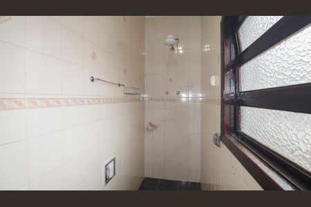 Banheiro da Suíte de casa de condomínio para alugar com 2 quartos, 100m² em Jardim Jacana, São Paulo