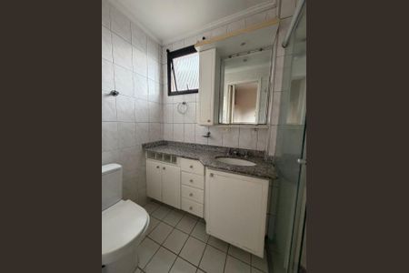 Banheiro de apartamento à venda com 2 quartos, 64m² em Água Rasa, São Paulo