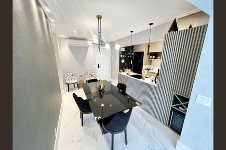 Apartamento à venda com 70m², 2 quartos e 1 vaga Apartamento à venda com 70m², 2 quartos e 1 vagaSala