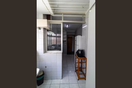 Apartamento à venda com 69m², 3 quartos e 1 vagaÁrea de Serviço