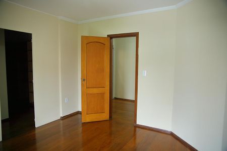 Casa para alugar com 300m², 4 quartos e 10 vagasSuíte 1   