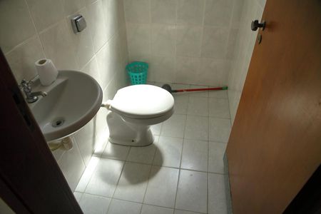 Casa para alugar com 300m², 4 quartos e 10 vagasBanheiro de serviço