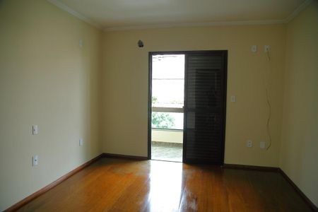 Casa para alugar com 300m², 4 quartos e 10 vagasSuíte 1   