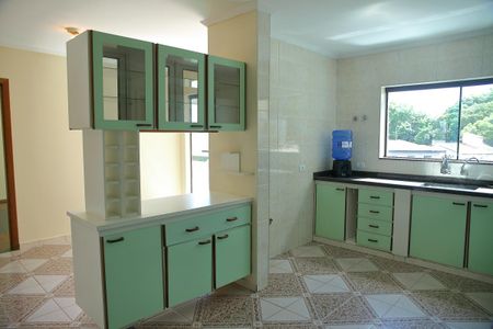 Casa para alugar com 300m², 4 quartos e 10 vagasCozinha 