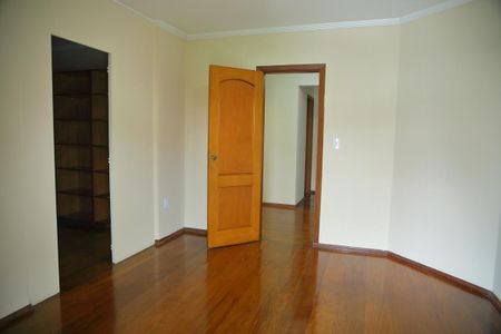 Casa para alugar com 300m², 4 quartos e 10 vagasSuíte 1   