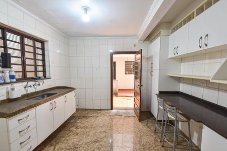 Casa para alugar com 250m², 3 quartos e 2 vagasCozinha