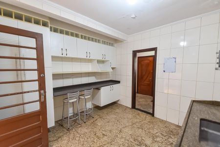 Casa para alugar com 250m², 3 quartos e 2 vagasCozinha