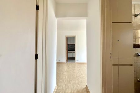 Apartamento para alugar com 68m², 2 quartos e 1 vagaCorredor