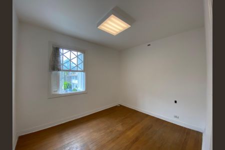 Casa à venda com 247m², 3 quartos e 2 vagasQuarto 1