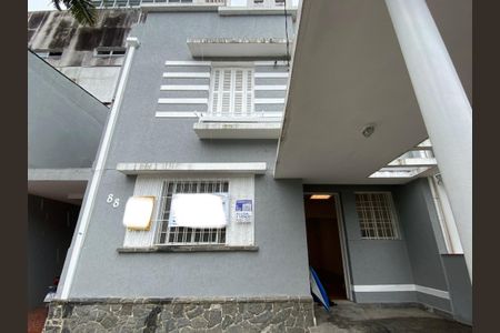 Casa à venda com 247m², 3 quartos e 2 vagasFachada e Placa