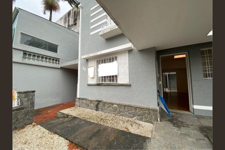 Casa à venda com 247m², 3 quartos e 2 vagasEntrada