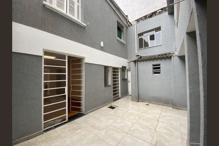 Casa à venda com 247m², 3 quartos e 2 vagasQuintal