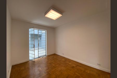 Casa à venda com 247m², 3 quartos e 2 vagasSala