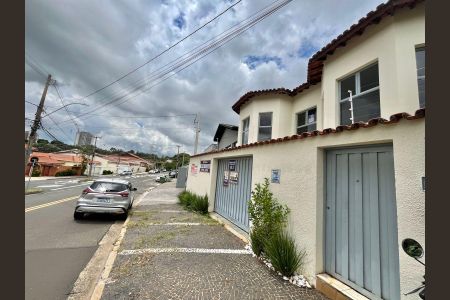 Casa à venda com 238m², 3 quartos e 3 vagasFachada da casa 