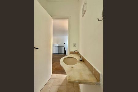 Casa à venda com 238m², 3 quartos e 3 vagasLavabo