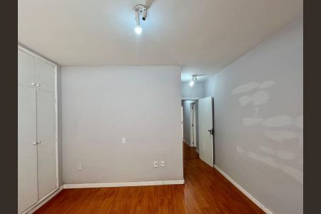 Casa à venda com 238m², 3 quartos e 3 vagassuíte 