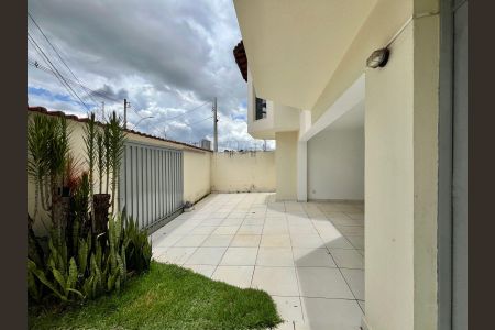 Casa à venda com 238m², 3 quartos e 3 vagasGaragem