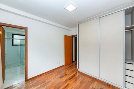 Apartamento para alugar com 210m², 4 quartos e 5 vagasSuíte 2