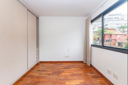 Apartamento para alugar com 210m², 4 quartos e 5 vagasSuíte 2